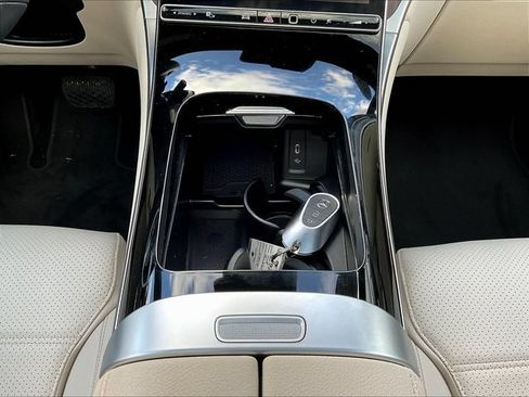 Used 2024 Mercedes-Benz GLC 300 4MATIC image 17