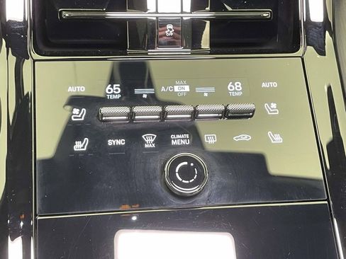 Used 2025 Porsche Panamera GTS image 32