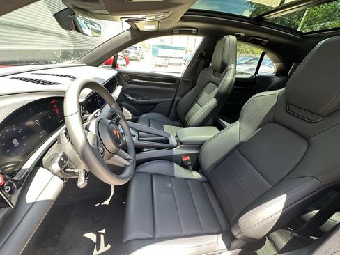 Used 2026 Porsche Macan 4S Electric AWD/4WD image 5