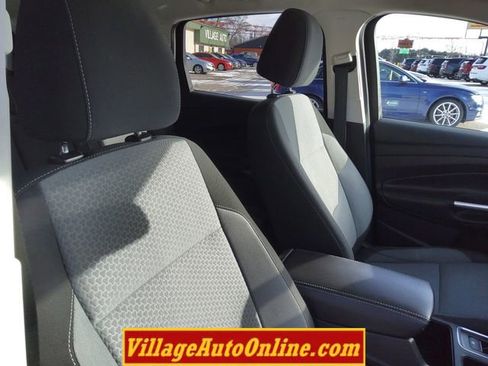 Used 2017 Ford Escape SE w/ Equipment Group 201A image 29