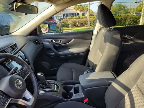 Used 2019 Nissan Rogue S w/ Special Edition Package FWD image 18