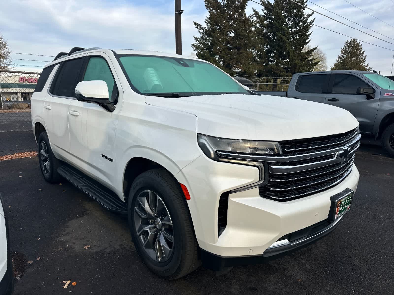 Used 2022 Chevrolet Tahoe LT w/ LT Signature Package AWD/4WD image 3