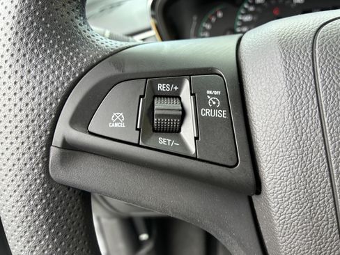 Used 2022 Chevrolet Trax LS w/ Tint and Cruise Package FWD image 27