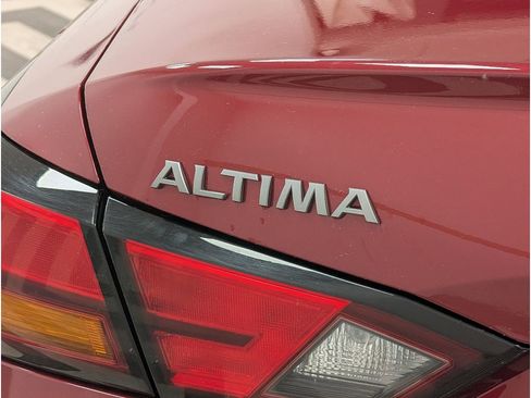 Used 2023 Nissan Altima 2.5 SV w/ SV Premium Package image 5