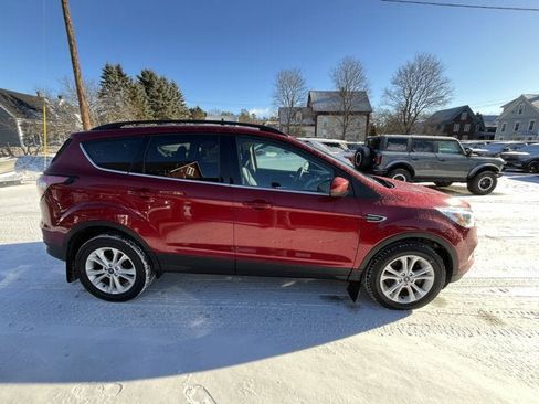 Used 2018 Ford Escape SE image 4