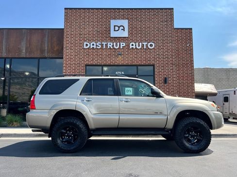 Used 2006 Toyota 4Runner SR5 AWD/4WD image 7