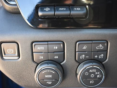 Used 2023 Chevrolet Silverado 1500 ZR2 w/ Technology Package image 33