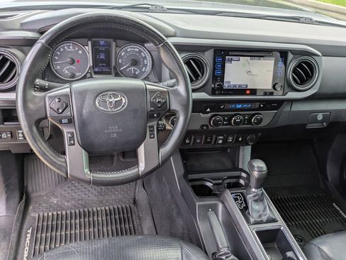 Used 2019 Toyota Tacoma TRD Off-Road w/ TRD Premium Off Road Package RWD image 8