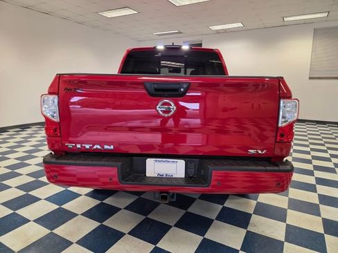 Used 2022 Nissan Titan SV RWD image 6
