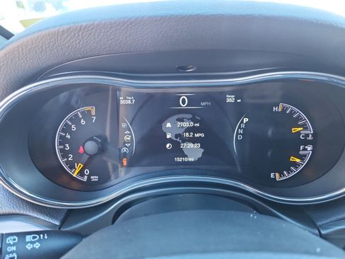 Used 2022 Jeep Grand Cherokee Laredo X image 10