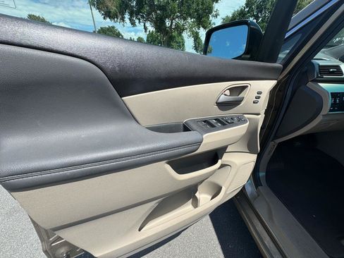 Used 2012 Honda Odyssey Touring image 32
