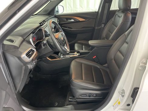 Used 2023 Chevrolet TrailBlazer ACTIV w/ Convenience Package image 3