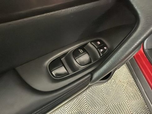 Used 2015 Nissan Rogue SV AWD/4WD image 11