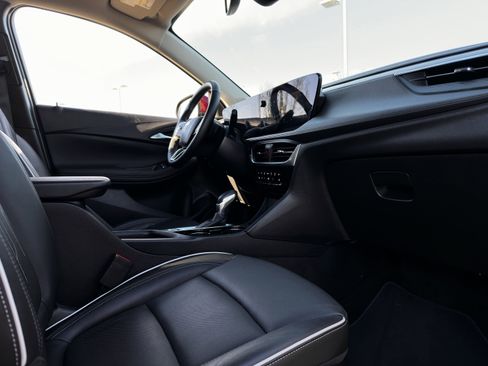 Used 2024 Buick Encore GX Avenir image 32