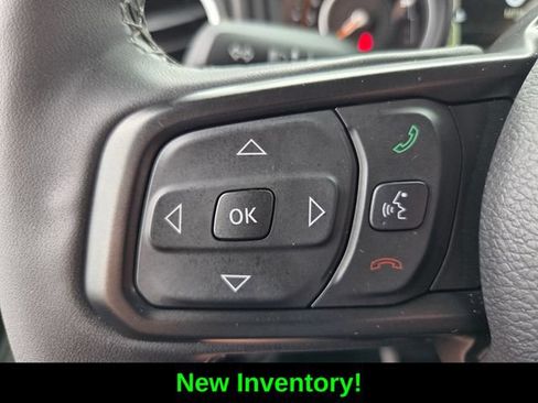 Certified 2025 Jeep Gladiator Sport AWD/4WD image 30