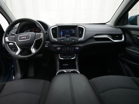 Used 2024 GMC Terrain SLE w/ Driver Convenience Package image 5