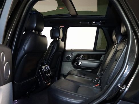 Used 2019 Land Rover Range Rover HSE image 14