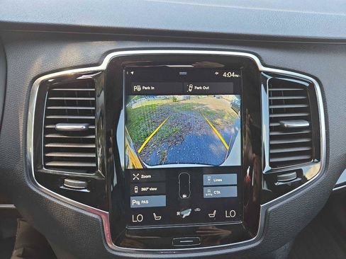 Used 2017 Volvo XC90 T6 Momentum w/ Vision Package AWD/4WD image 16