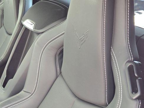 Used 2024 Chevrolet Corvette Stingray Coupe w/ Z51 Performance Package image 18