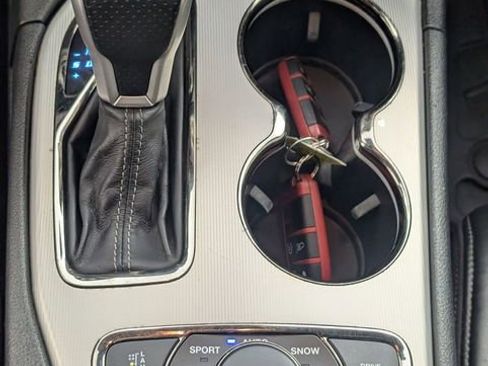 Used 2018 Jeep Grand Cherokee Trackhawk image 25