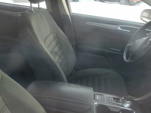 Used 2017 Ford Fusion SE image 7