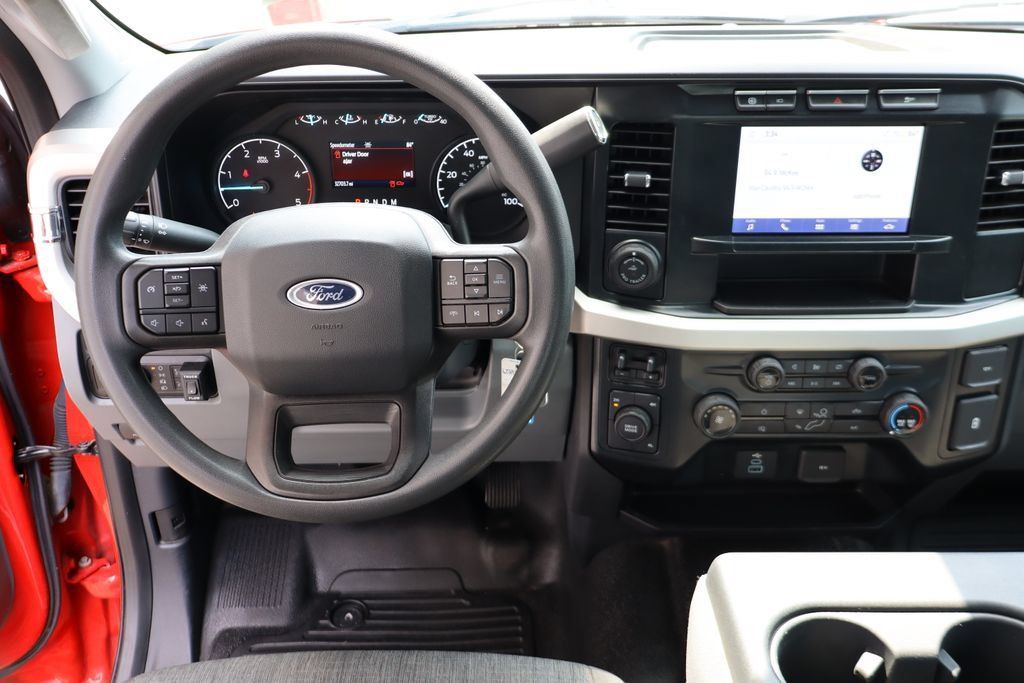 Used 2023 Ford F350 XL w/ 360-Degree Camera Package AWD/4WD image 5