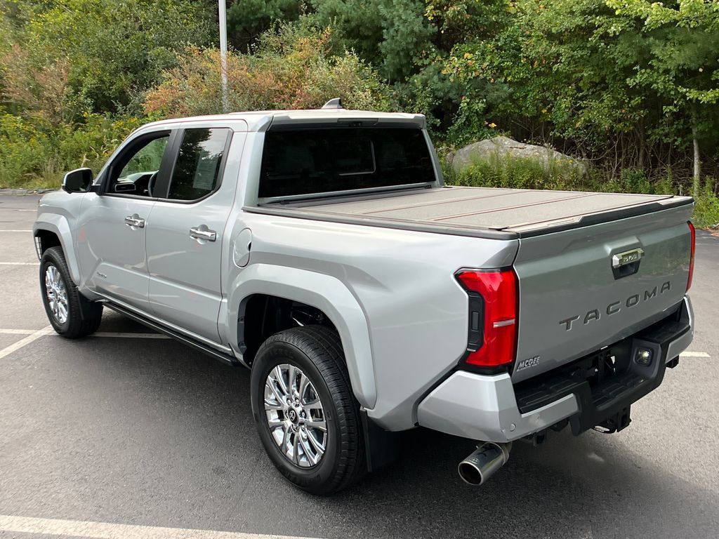 Used 2024 Toyota Tacoma Limited w/ Limited Package (LT) AWD/4WD image 3