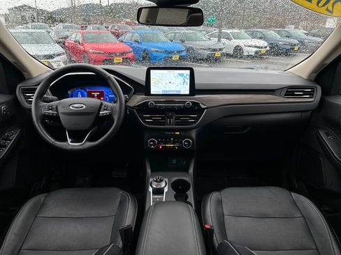 Used 2020 Ford Escape Titanium image 14