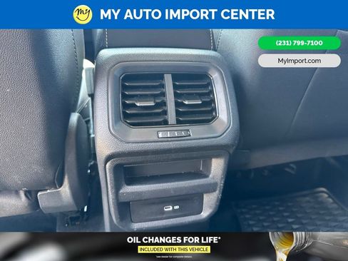 Used 2024 Volkswagen Taos SE AWD/4WD image 27