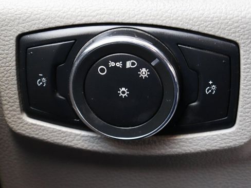 Used 2017 Ford F550 2WD Regular Cab Super Duty image 19