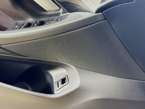 Used 2025 BMW 530i xDrive w/ Premium Package image 19