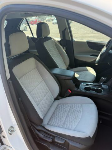 Used 2021 Chevrolet Equinox LS FWD image 24