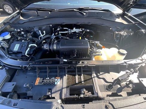 Certified 2022 Ford Explorer XLT w/ Equipment Group 202A image 10