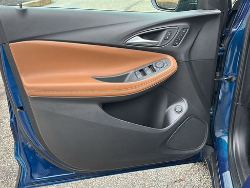 Used 2020 Buick Encore GX Essence w/ Experience Buick Package image 14