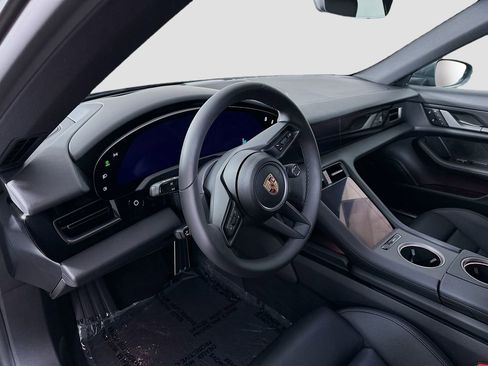 New 2025 Porsche Taycan image 4