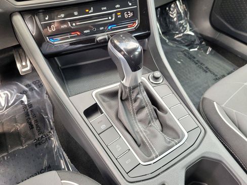 Certified 2025 Volkswagen Jetta Sport FWD image 24