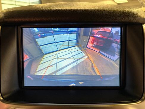 Used 2020 Chevrolet Tahoe LT w/ Luxury Package AWD/4WD image 21
