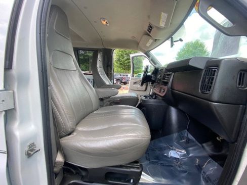 Used 2016 Chevrolet Express 3500 LS RWD image 14
