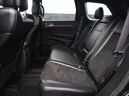 Used 2020 Jeep Grand Cherokee Altitude AWD/4WD image 11