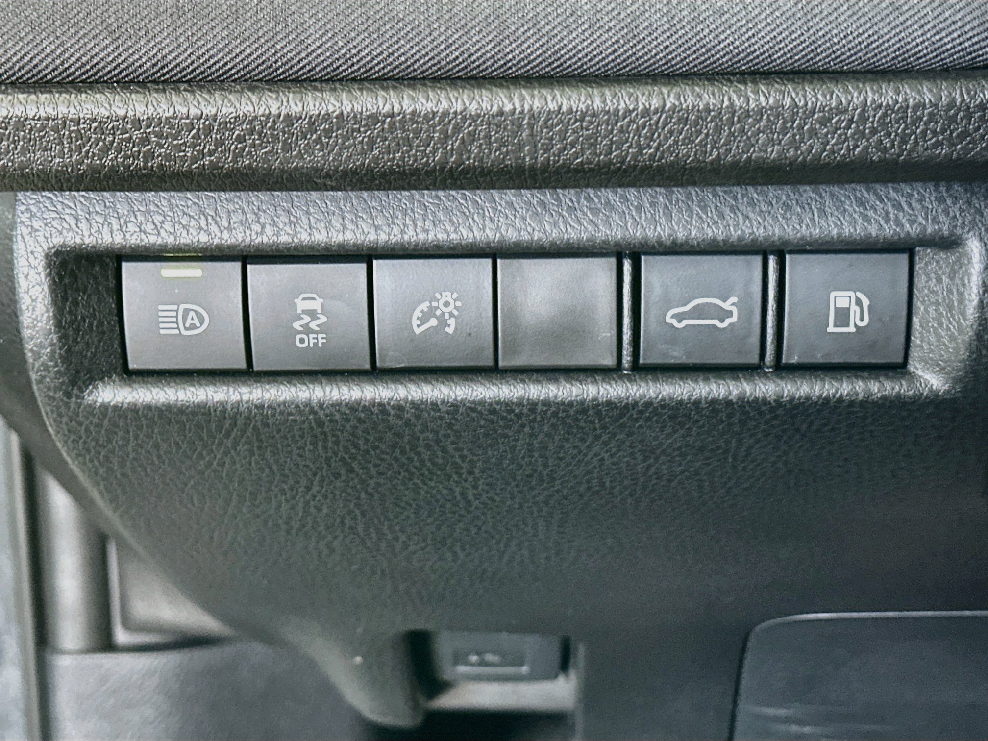 Used 2026 Toyota Camry LE FWD image 17