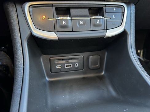 Used 2023 GMC Terrain SLT image 13