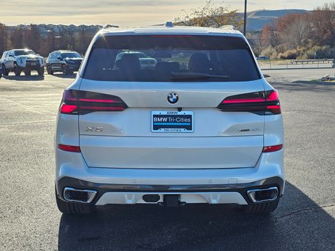 New 2026 BMW X5 xDrive40i w/ M Sport Package image 5