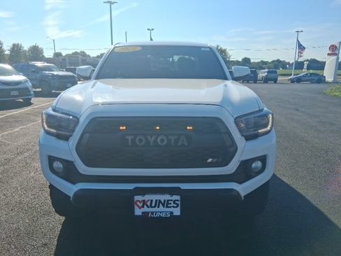 Used 2020 Toyota Tacoma SR AWD/4WD image 4