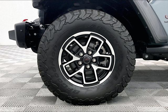 Used 2024 Jeep Wrangler Rubicon w/ Capability Package AWD/4WD image 9