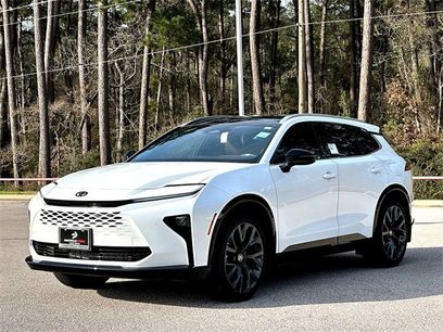 New 2025 Toyota Crown Signia