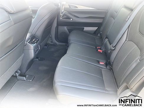New 2026 INFINITI QX60 Luxe w/ Family Package image 17