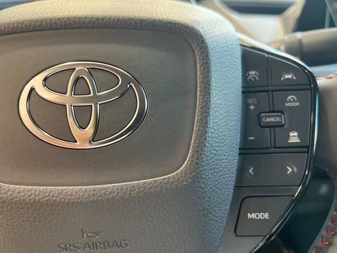 New 2026 Toyota Prius Plug-In Hybrid FWD image 27