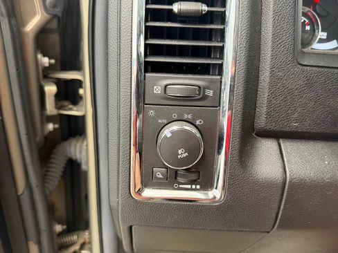 Used 2013 RAM 1500 Laramie w/ Convenience Group AWD/4WD image 23