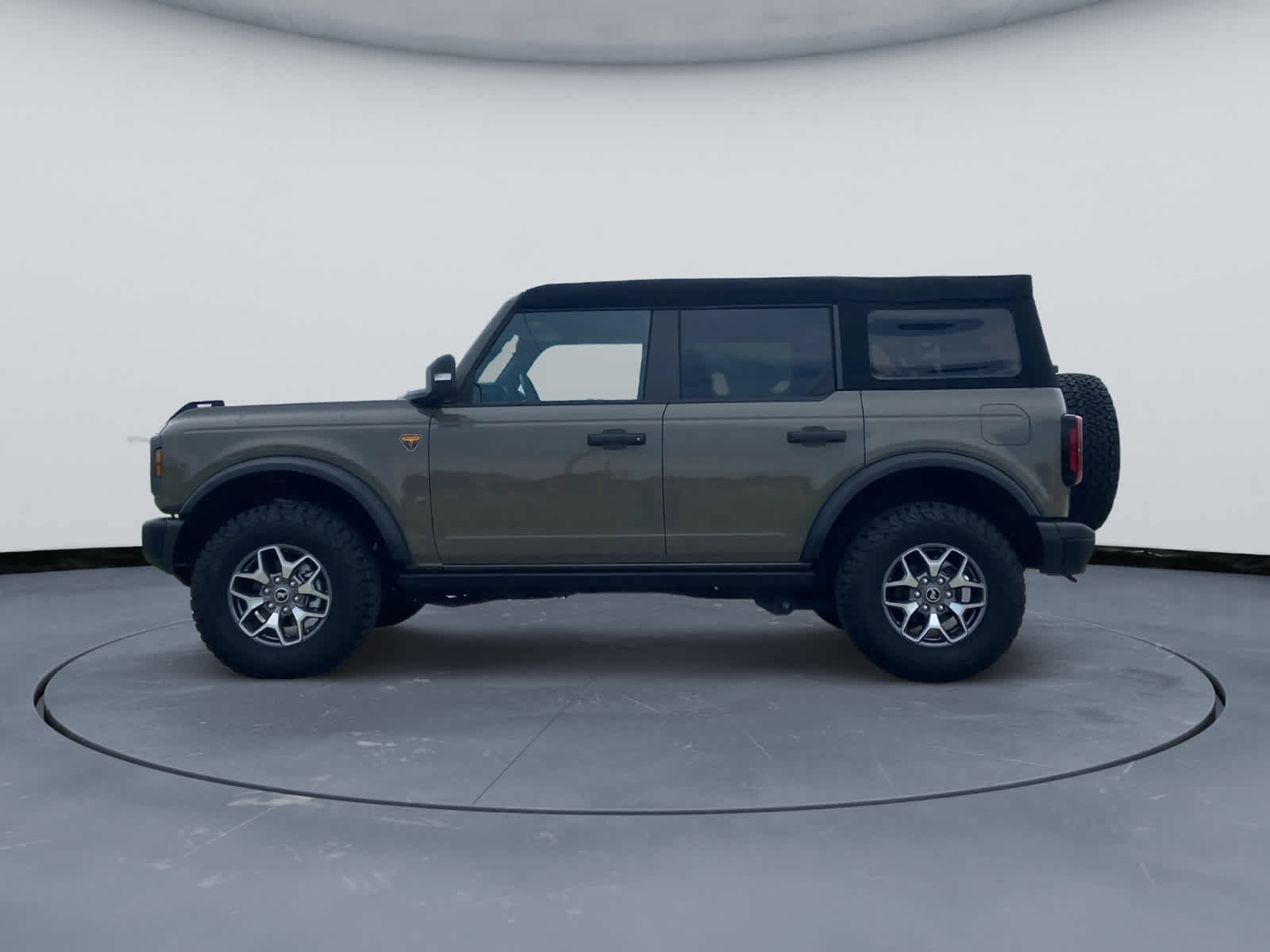 Used 2025 Ford Bronco Badlands AWD/4WD image 9