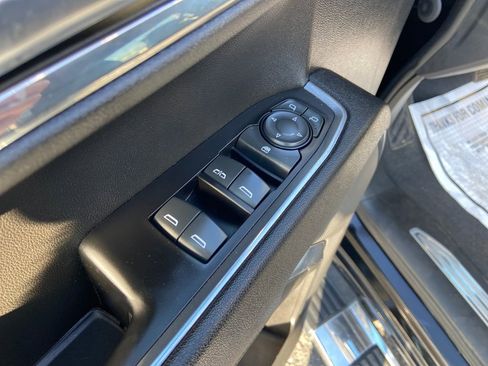 Used 2023 Chevrolet Silverado 1500 LT image 15